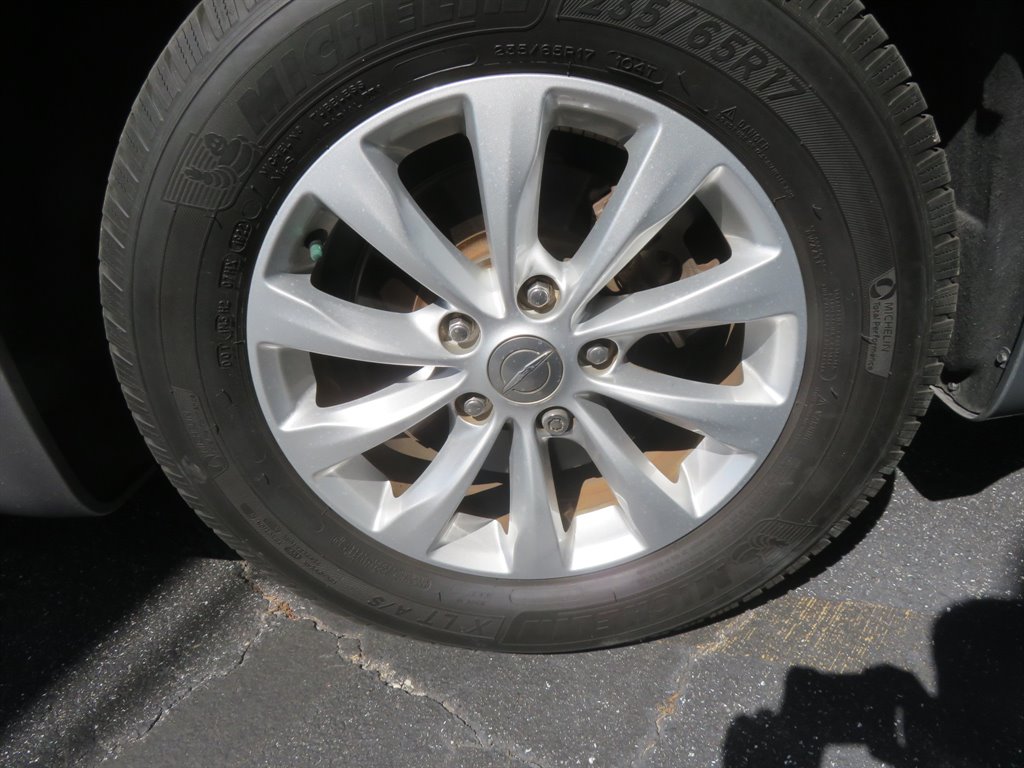 2017 Chrysler Pacifica - $11,900