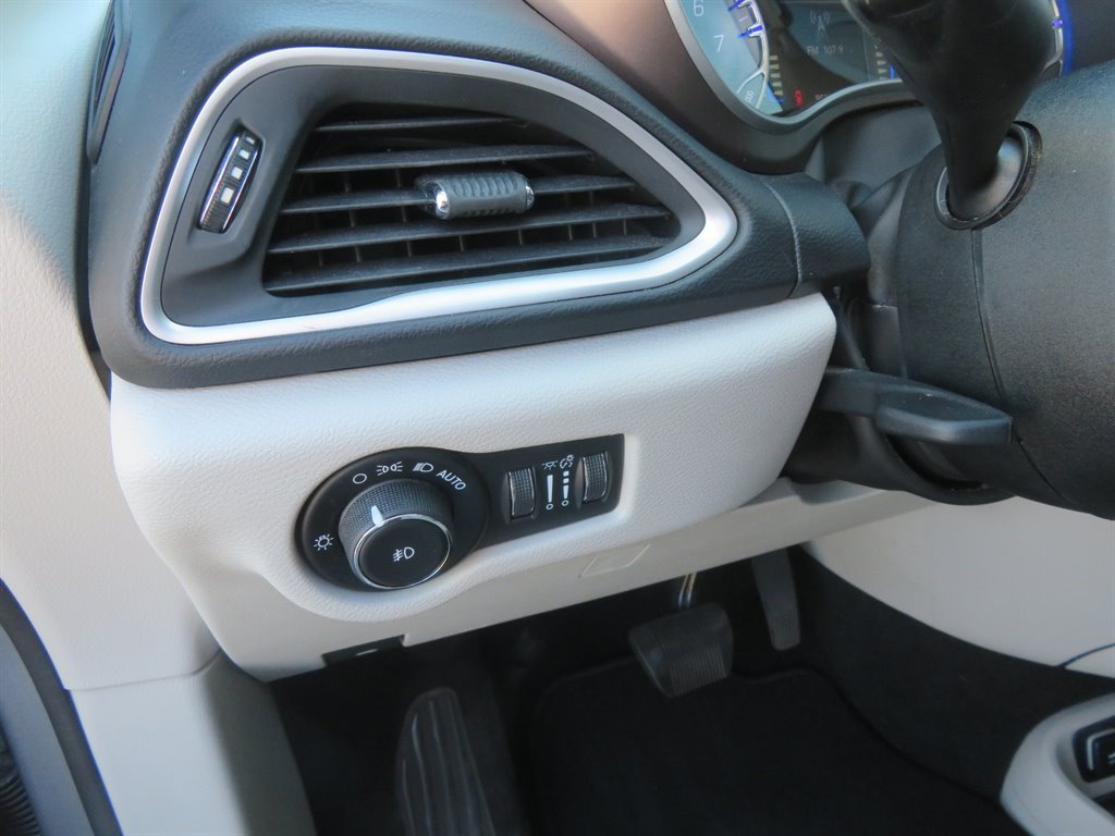 2017 Chrysler Pacifica - $11,900