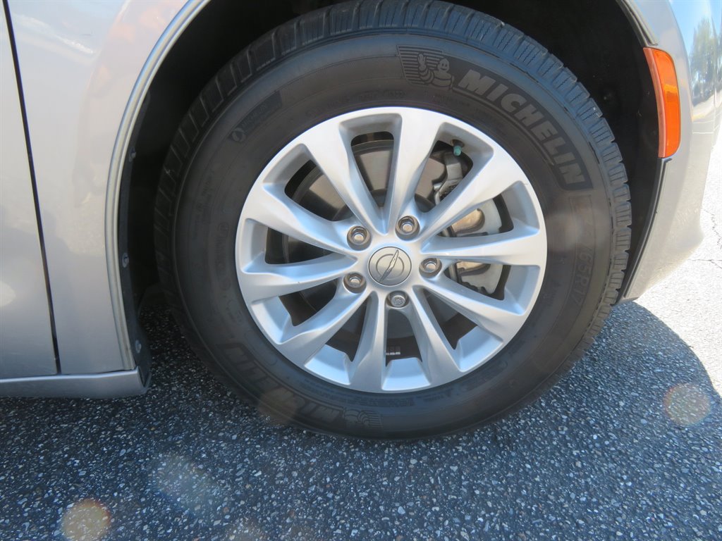 2017 Chrysler Pacifica - $11,900