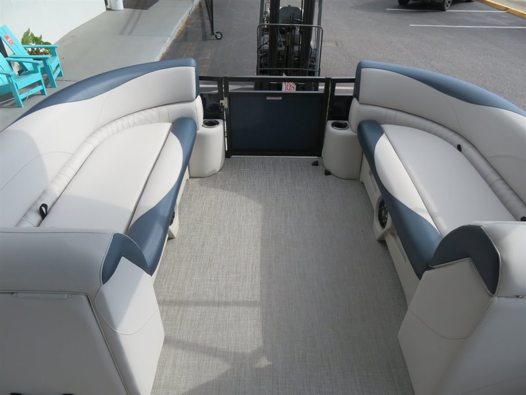 2026 Avalon 23 Venture 85 RF - $74,900