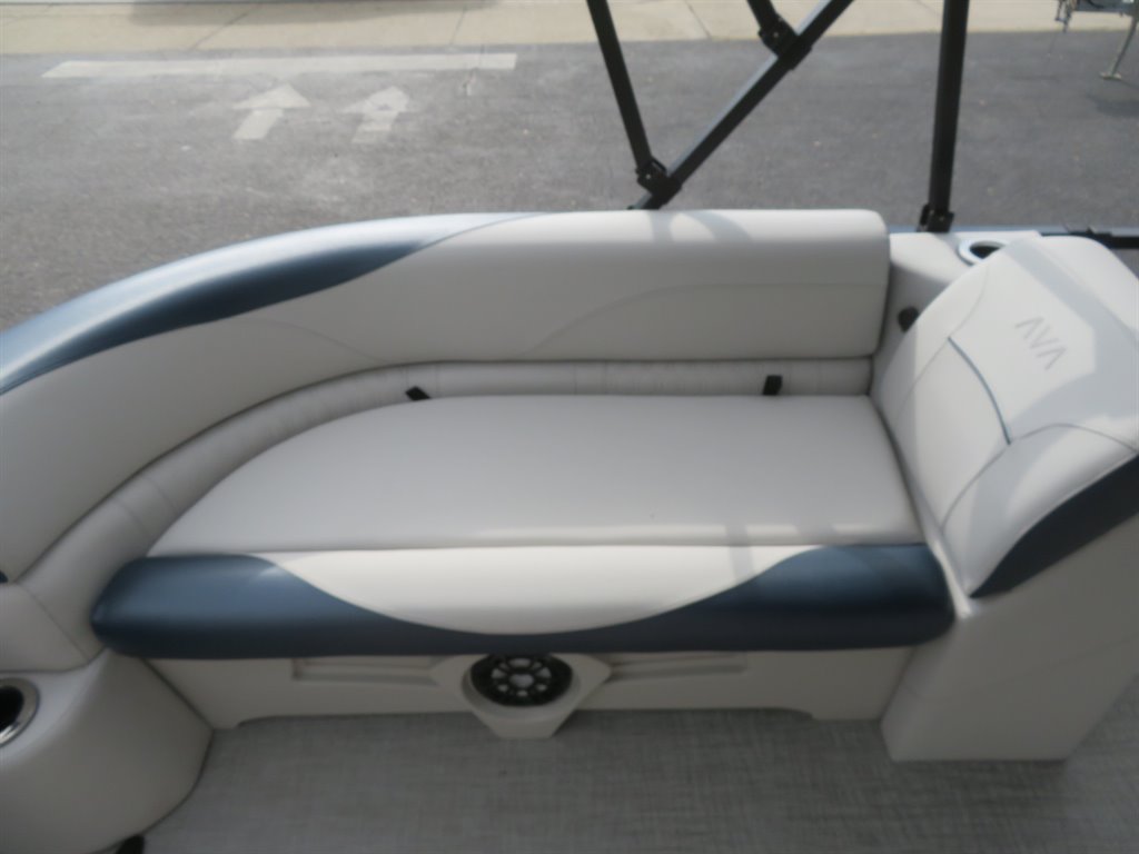 2026 Avalon 23 Venture 85 RF - $74,900