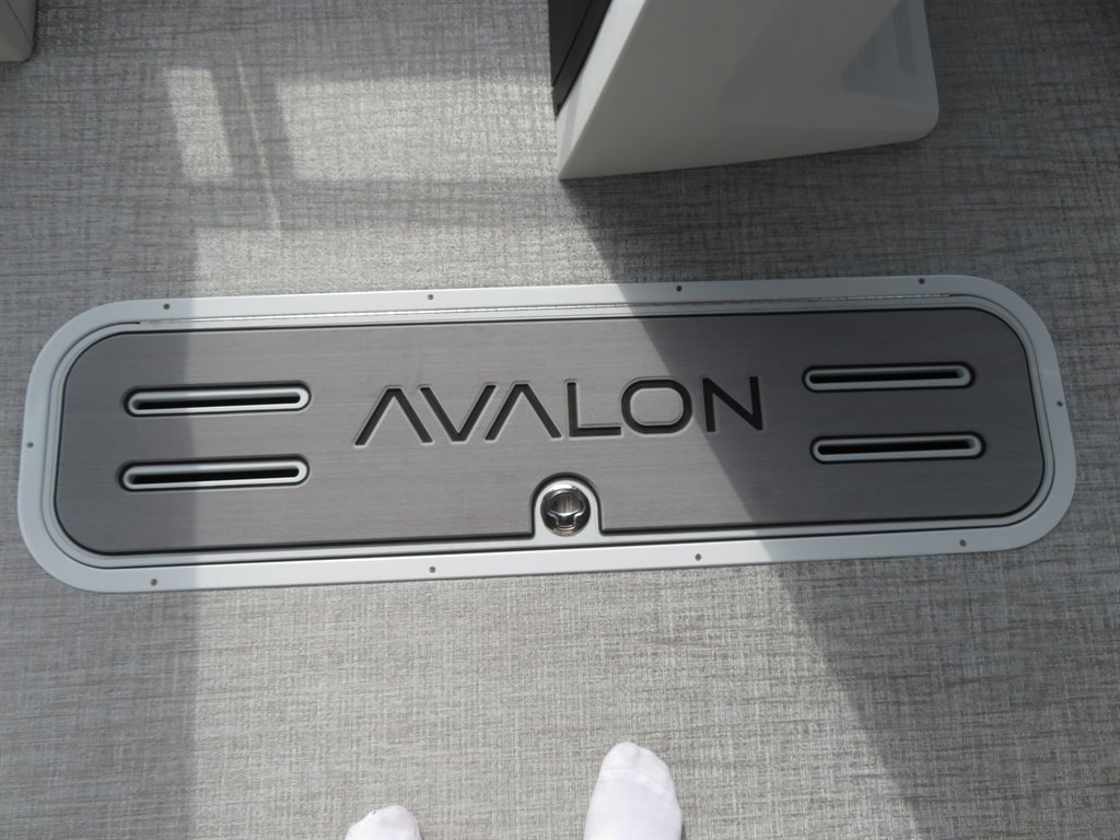 2026 Avalon 23 Venture 85 RF - $74,900