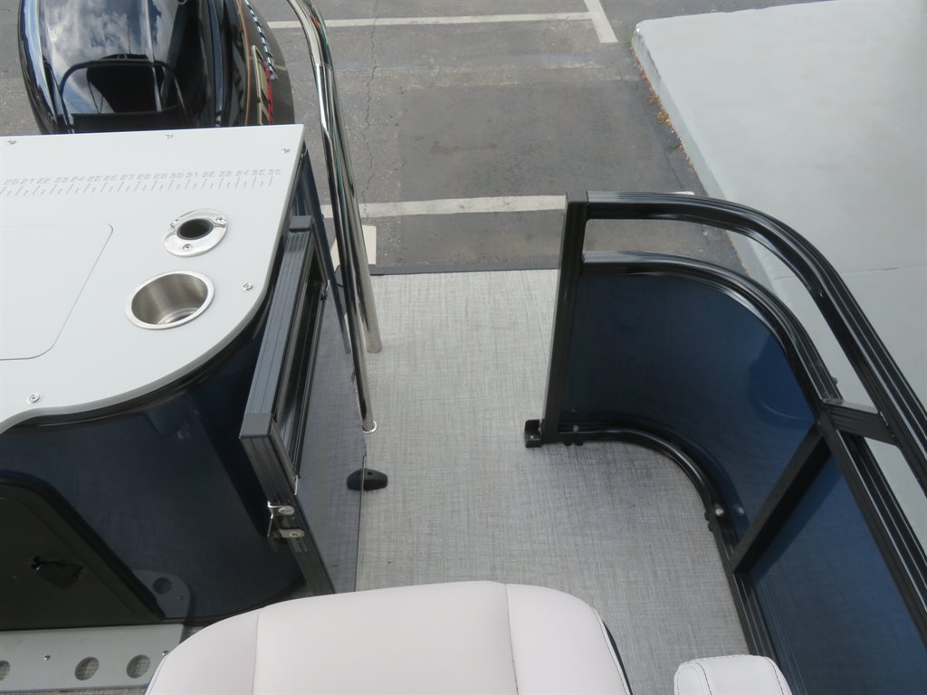 2026 Avalon 23 Venture 85 RF - $74,900
