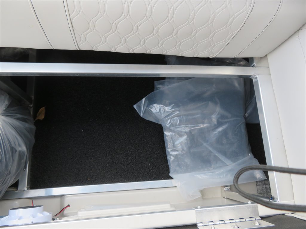 2026 Avalon 23 Venture 85 RF - $74,900