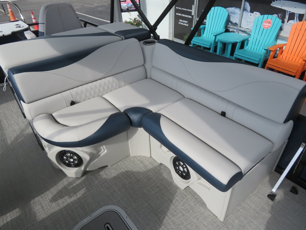 2026 Avalon 23 Venture 85 RF - $74,900