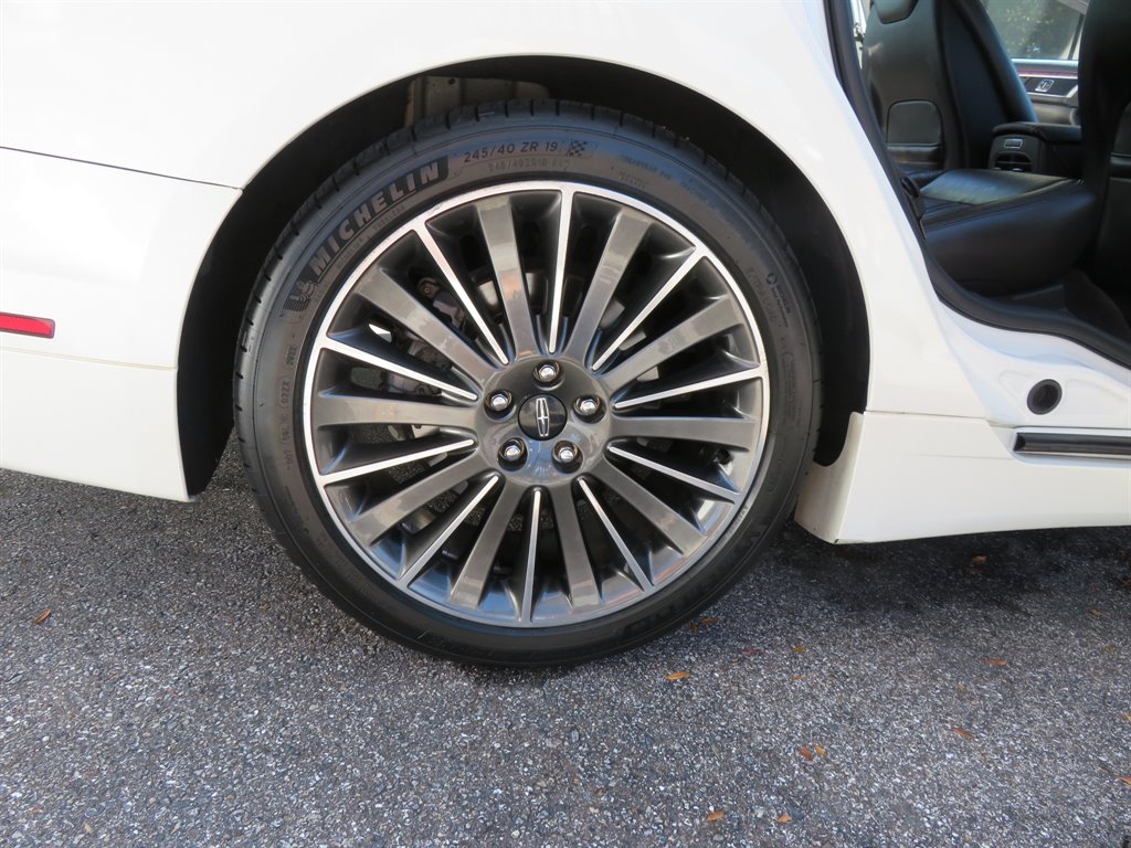 2013 Lincoln MKZ photo