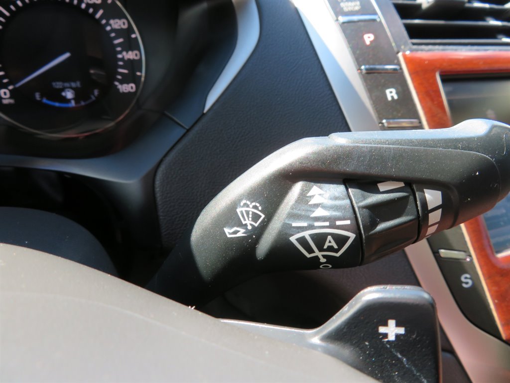 2013 Lincoln MKZ photo