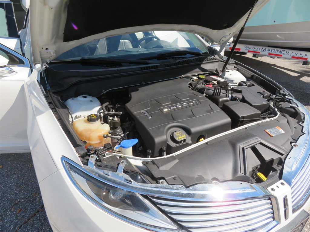 2013 Lincoln MKZ photo