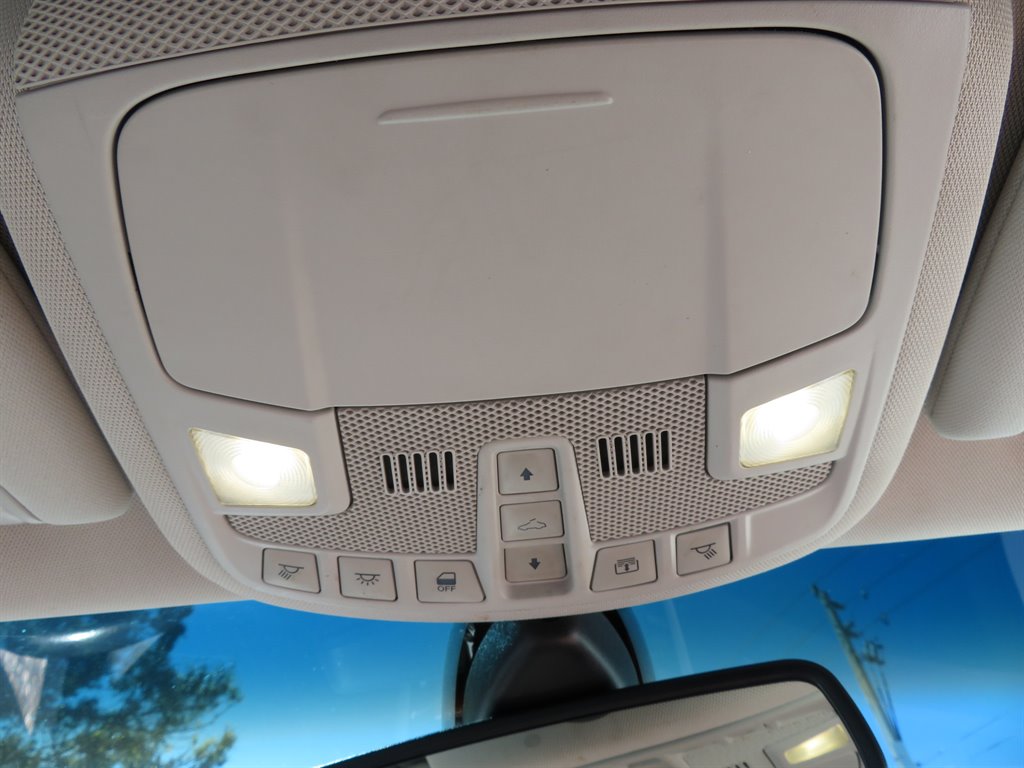 2013 Lincoln MKZ photo