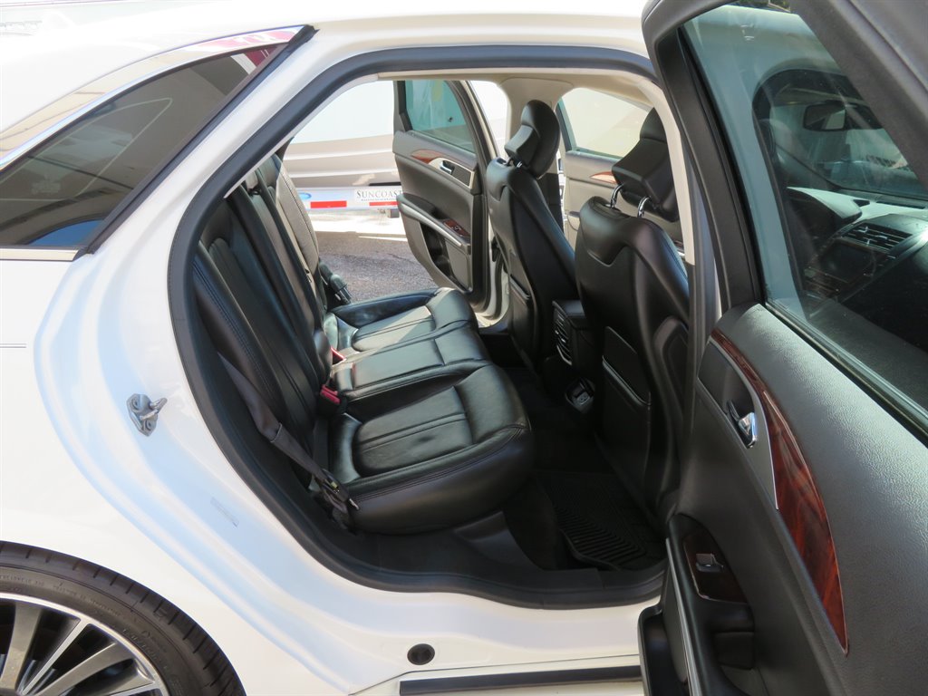 2013 Lincoln MKZ photo