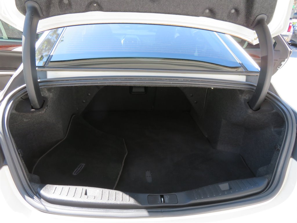 2013 Lincoln MKZ photo
