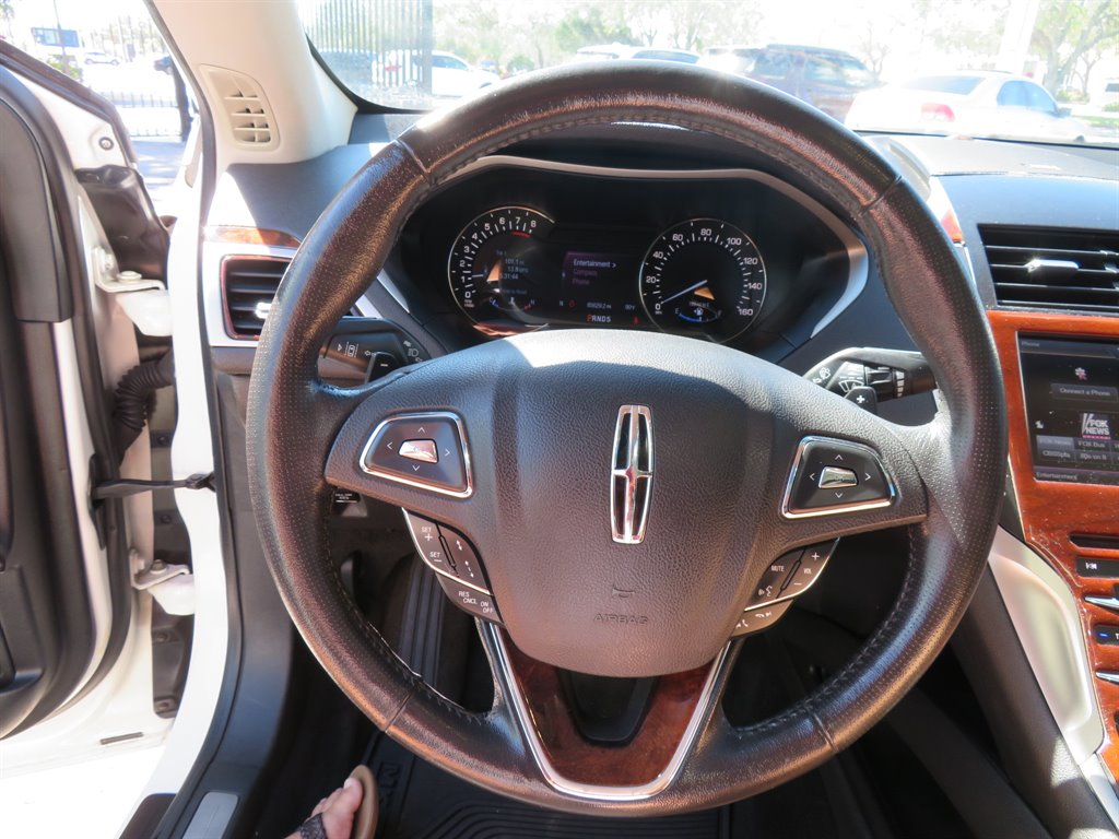 2013 Lincoln MKZ photo