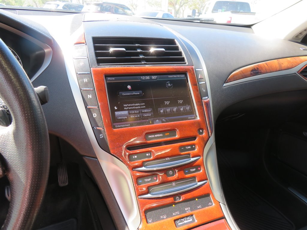 2013 Lincoln MKZ photo
