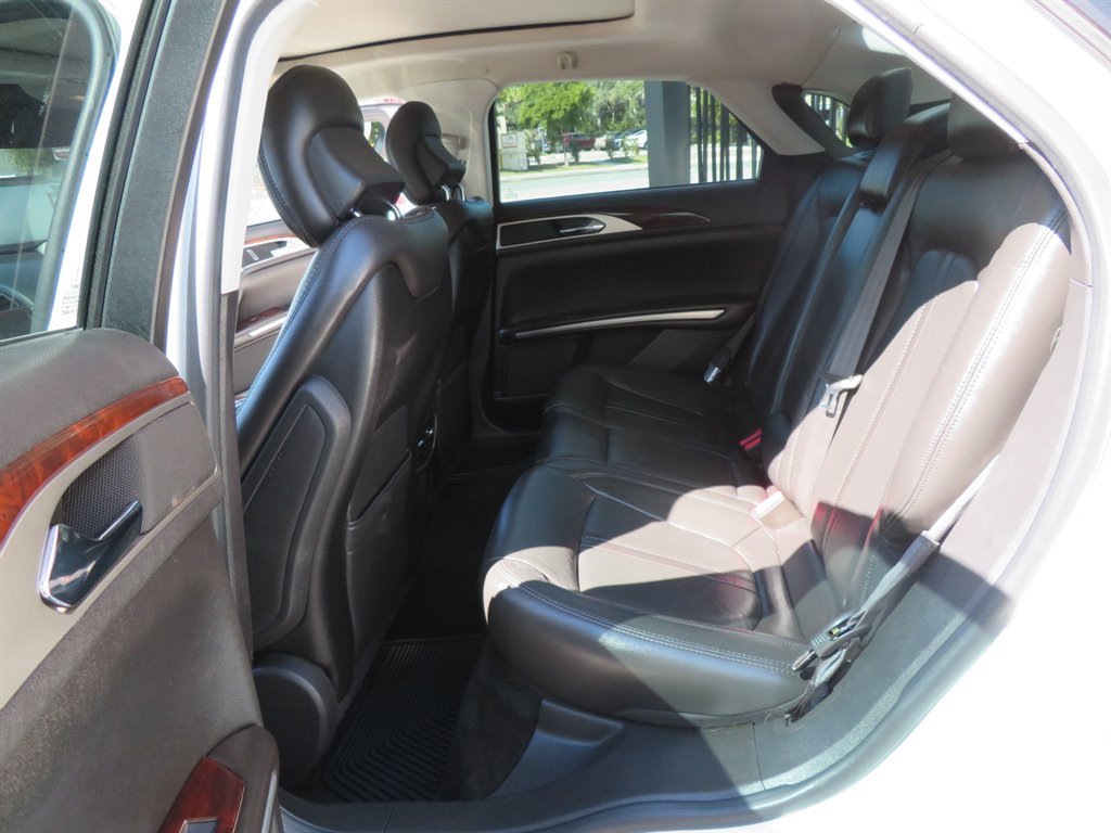 2013 Lincoln MKZ photo