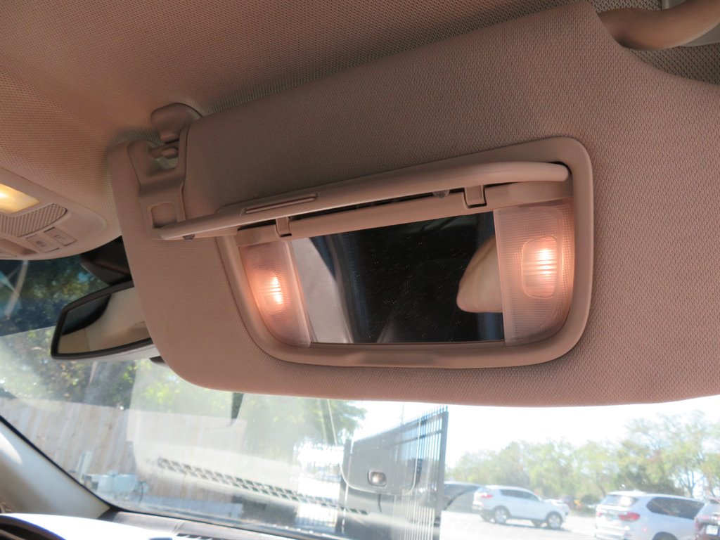 2013 Lincoln MKZ photo