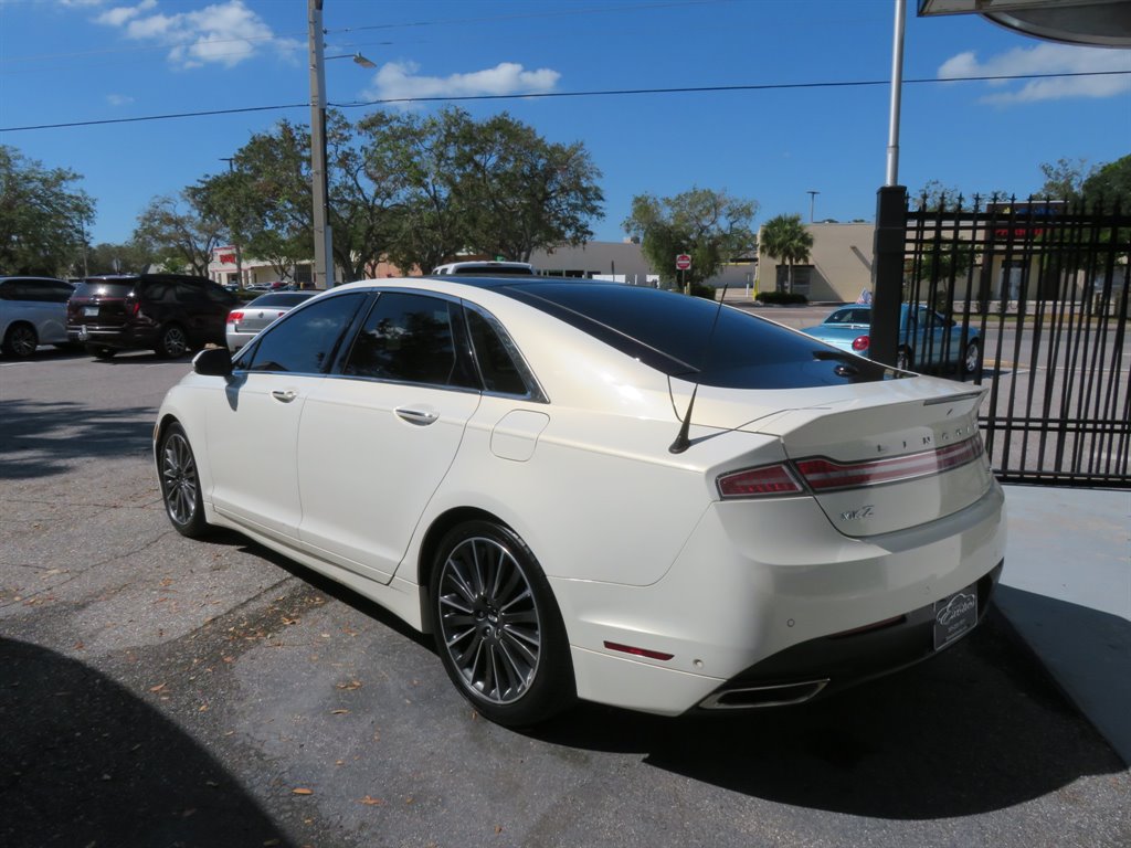 2013 Lincoln MKZ photo