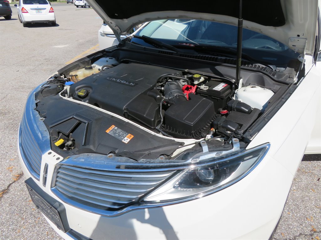 2013 Lincoln MKZ photo