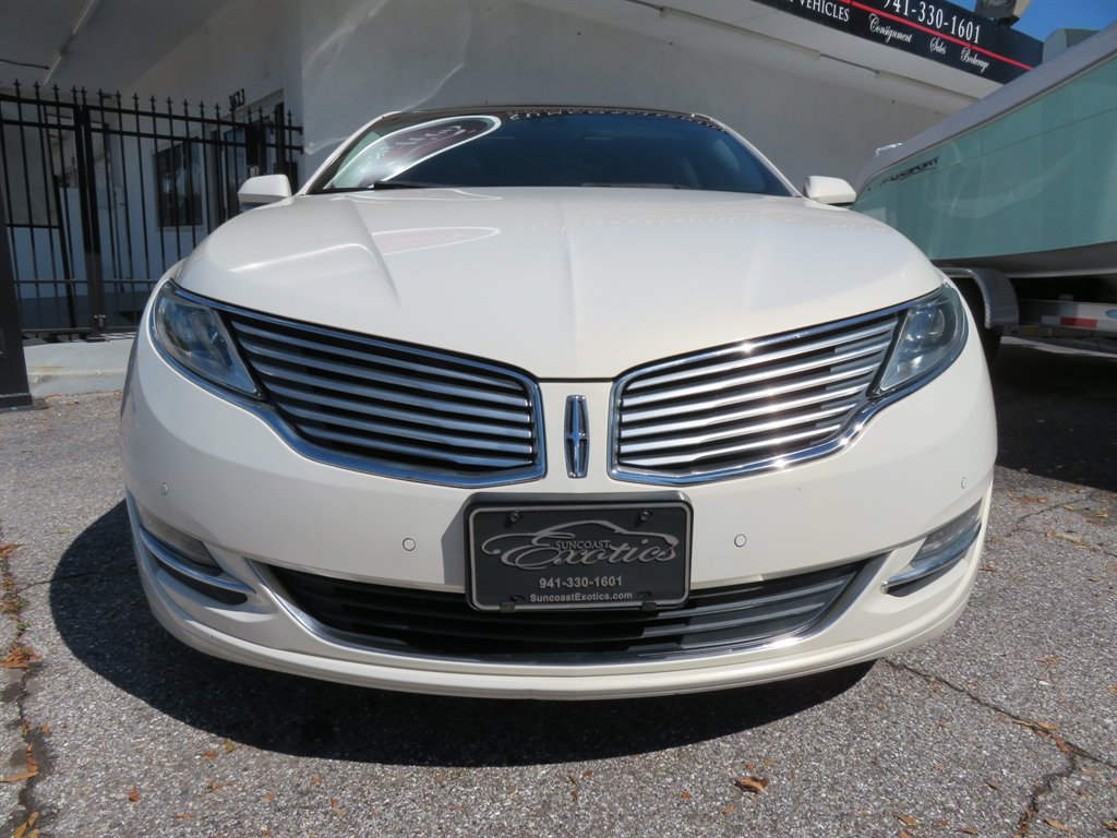 2013 Lincoln MKZ photo
