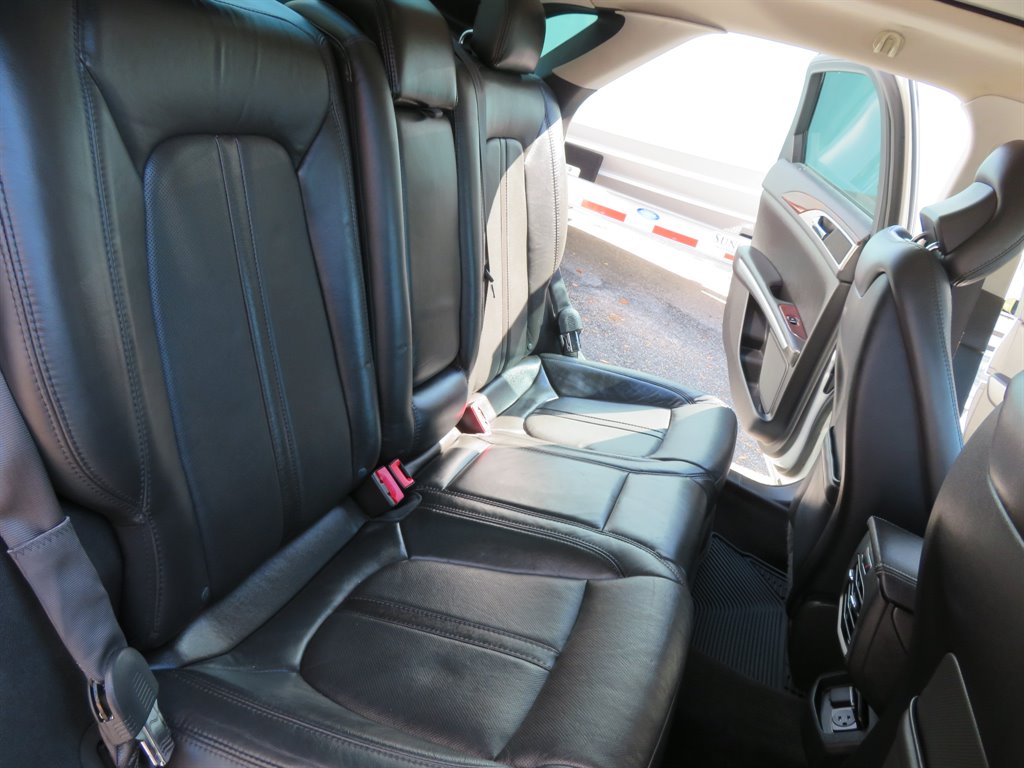 2013 Lincoln MKZ photo
