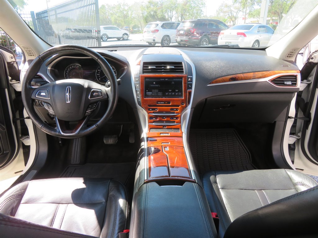 2013 Lincoln MKZ photo