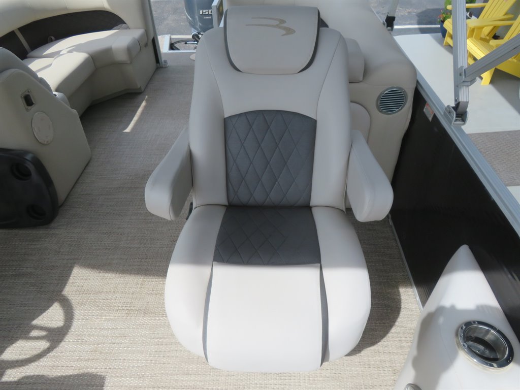 2018 BENNINGTON 23 SSRXP - $35,900