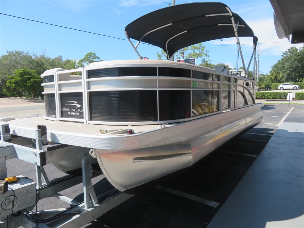 2018 BENNINGTON 23 SSRXP - $35,900