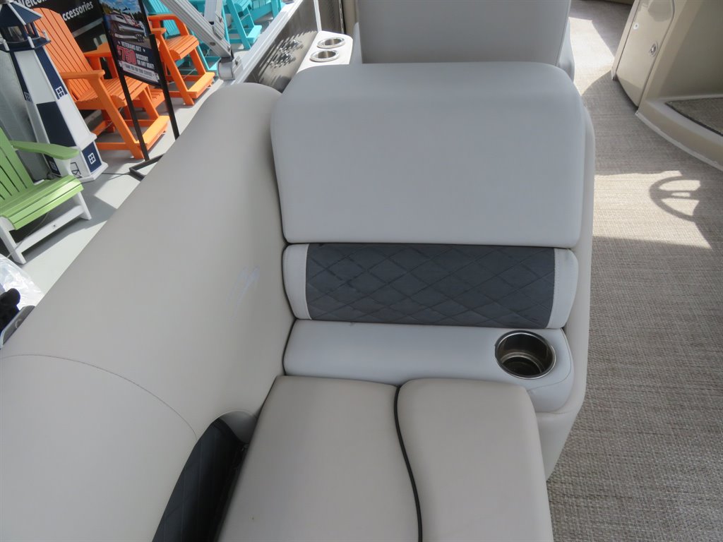 2018 BENNINGTON 23 SSRXP - $35,900