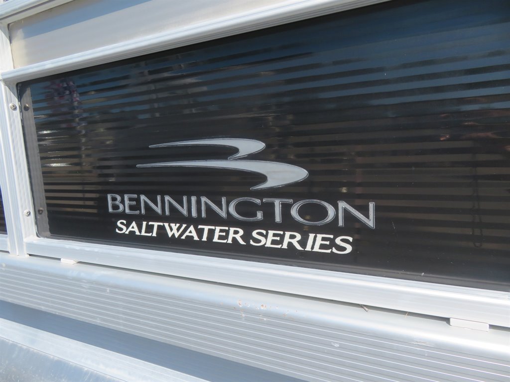 2018 BENNINGTON 23 SSRXP - $35,900