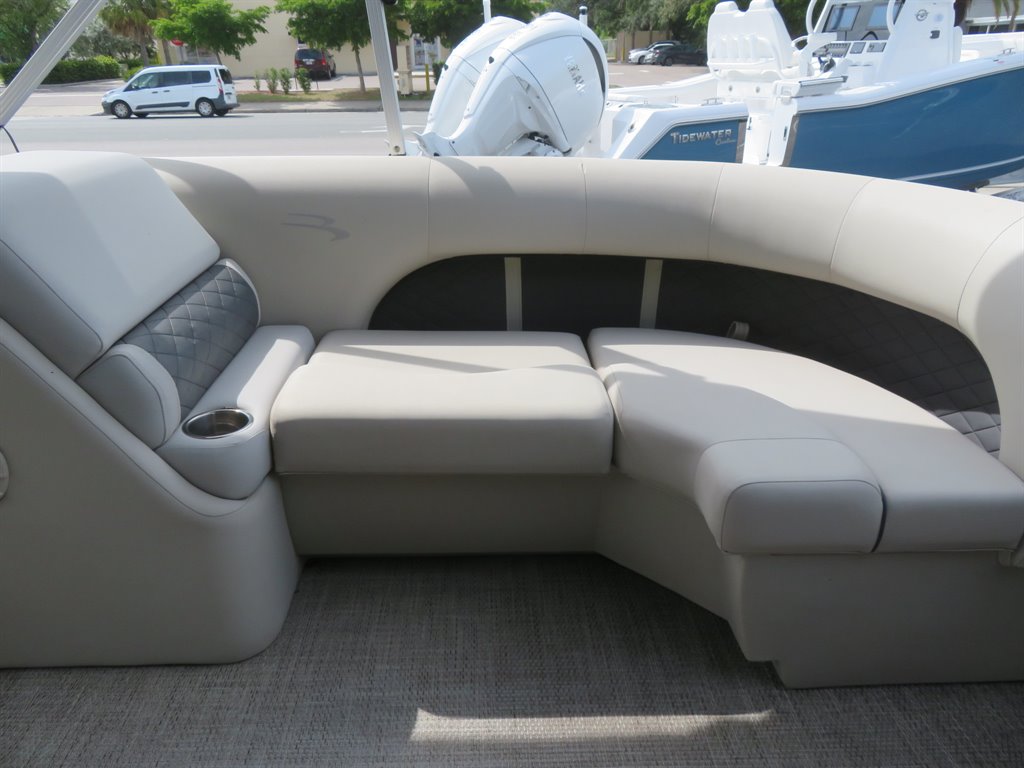 2018 BENNINGTON 23 SSRXP - $35,900