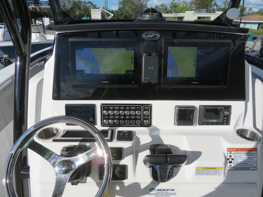 2021 Chevrolet Express 3500 3500 photo