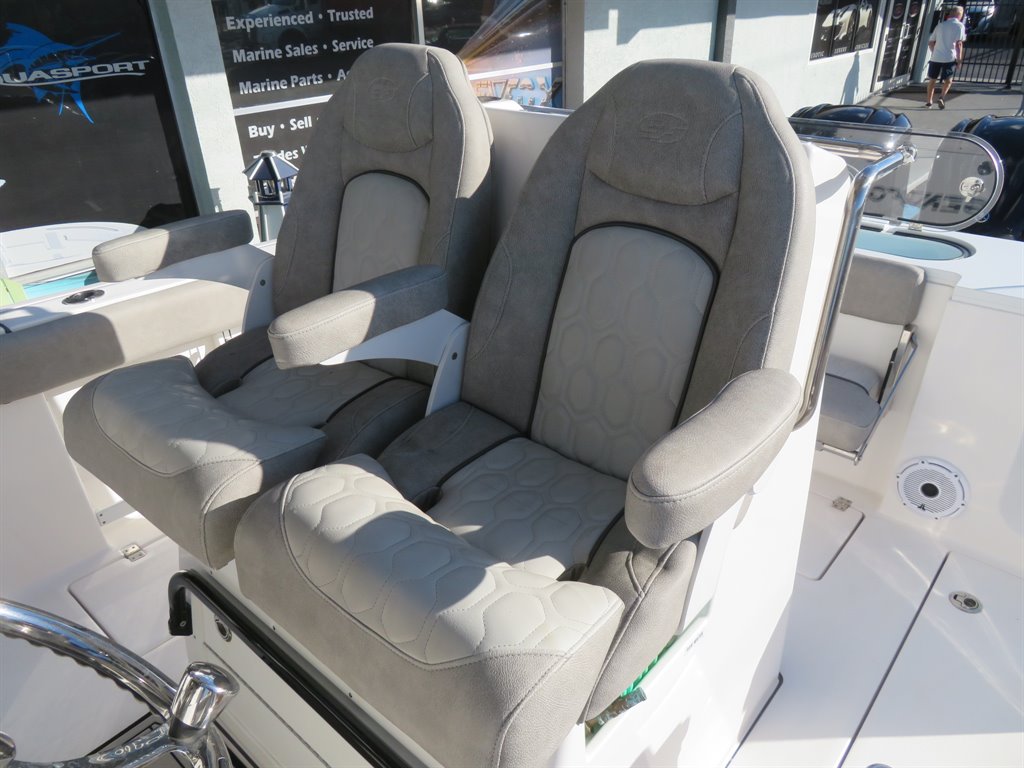 2021 Chevrolet Express 3500 3500 photo