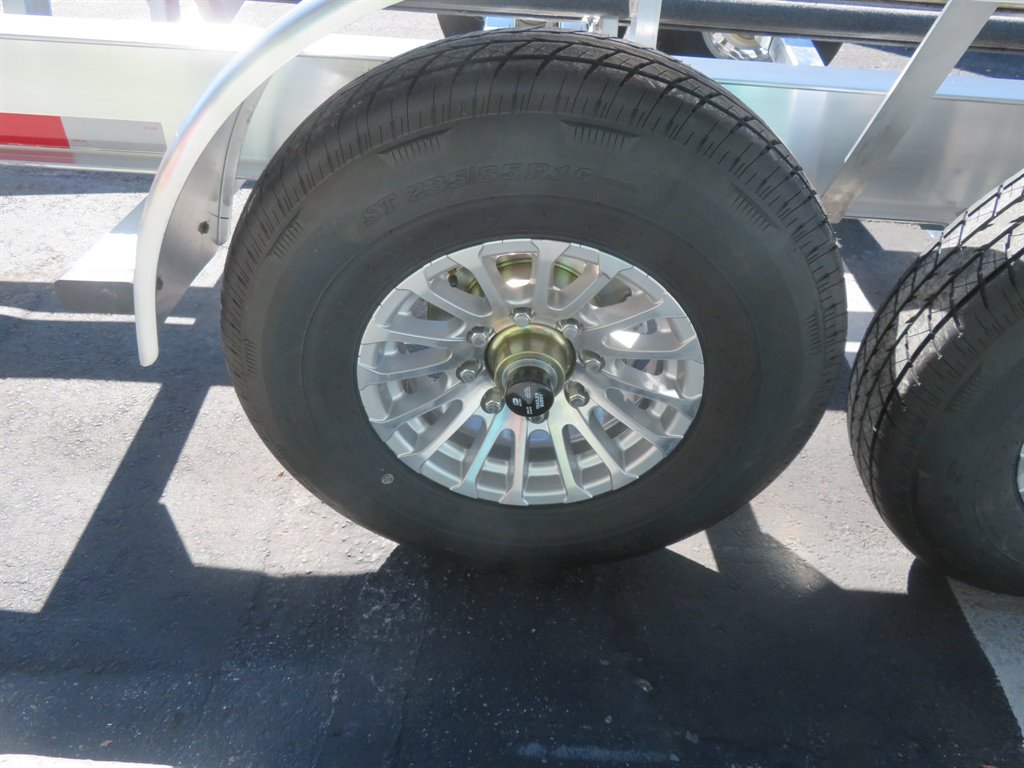 2025 MAGIC TILT TRAILERS Magic Tilt Trailers - $10,995