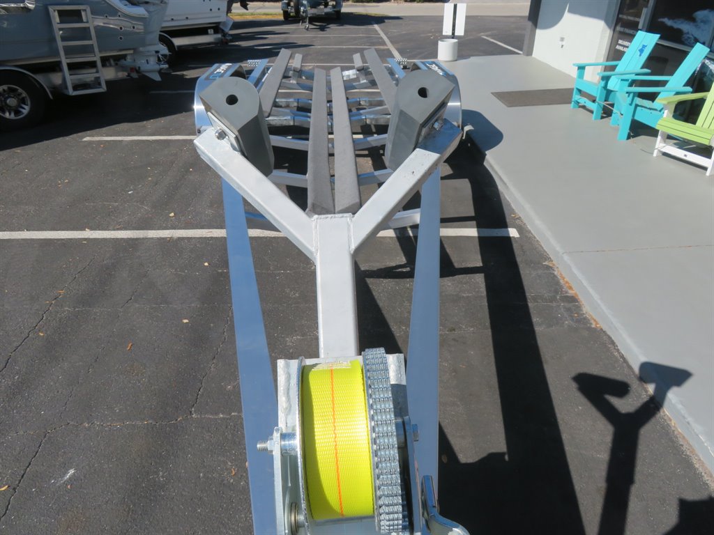 2025 MAGIC TILT TRAILERS Magic Tilt Trailers - $10,995