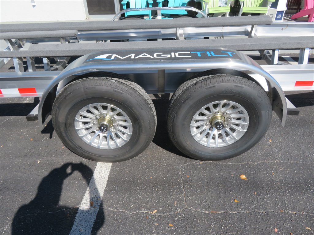 2025 MAGIC TILT TRAILERS Magic Tilt Trailers - $10,995
