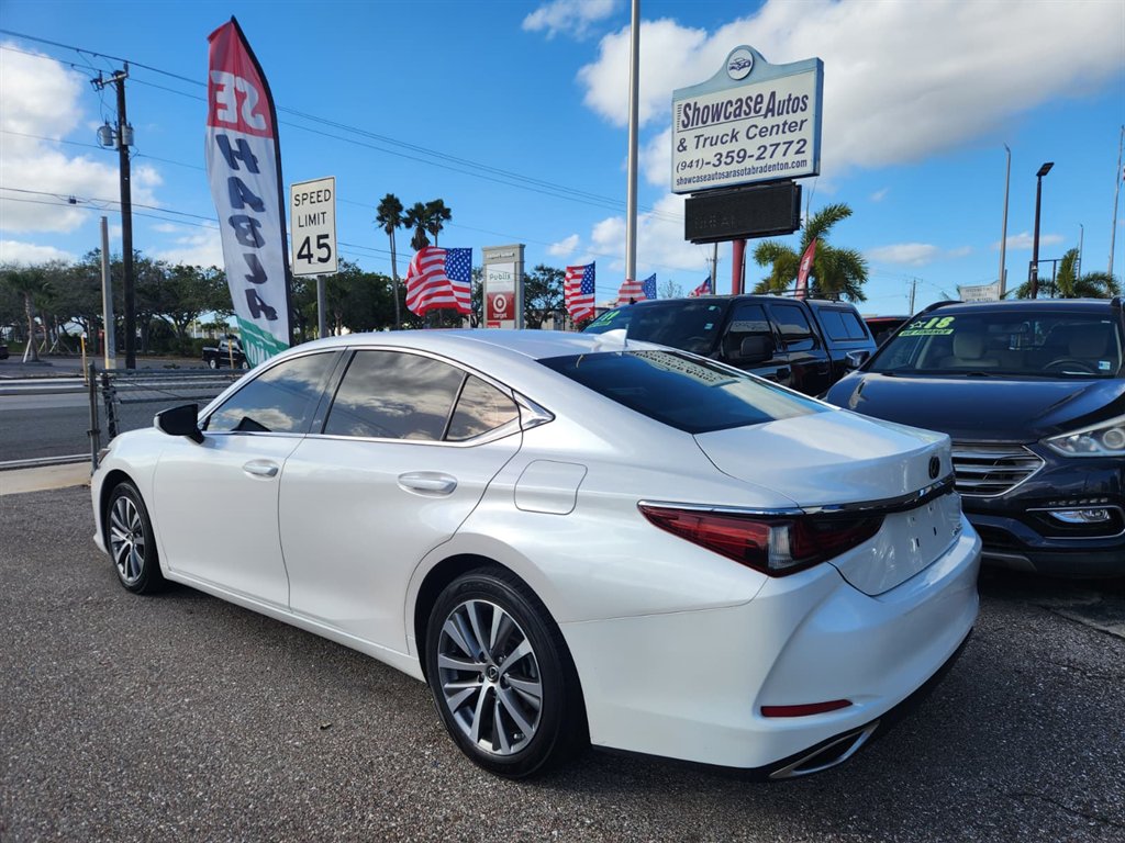 2019 Lexus ES