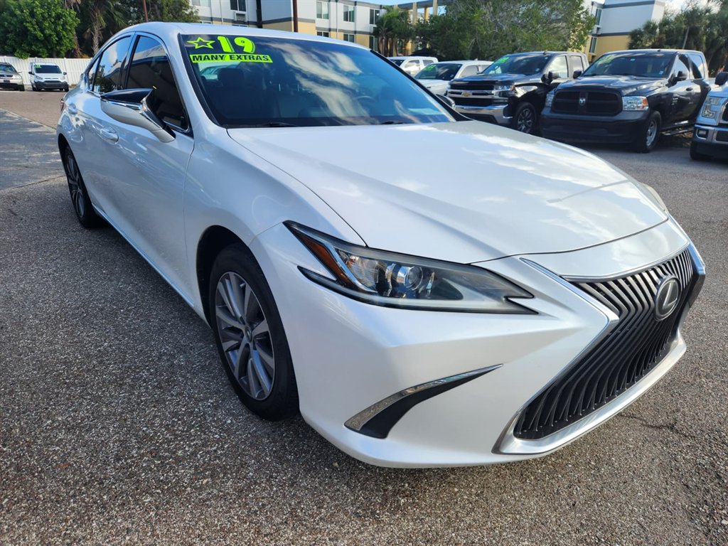 2019 Lexus ES