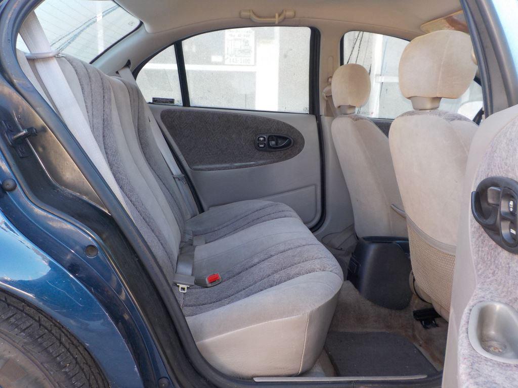 1997 Saturn S-Series SL2 photo