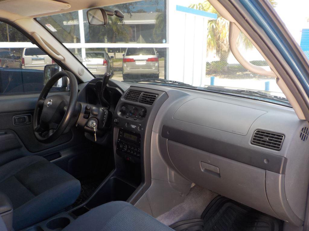 2002 Nissan Frontier XE photo
