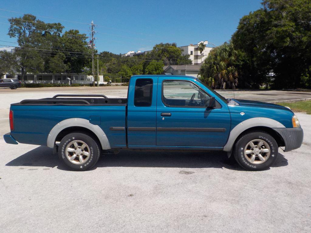 2002 Nissan Frontier XE photo