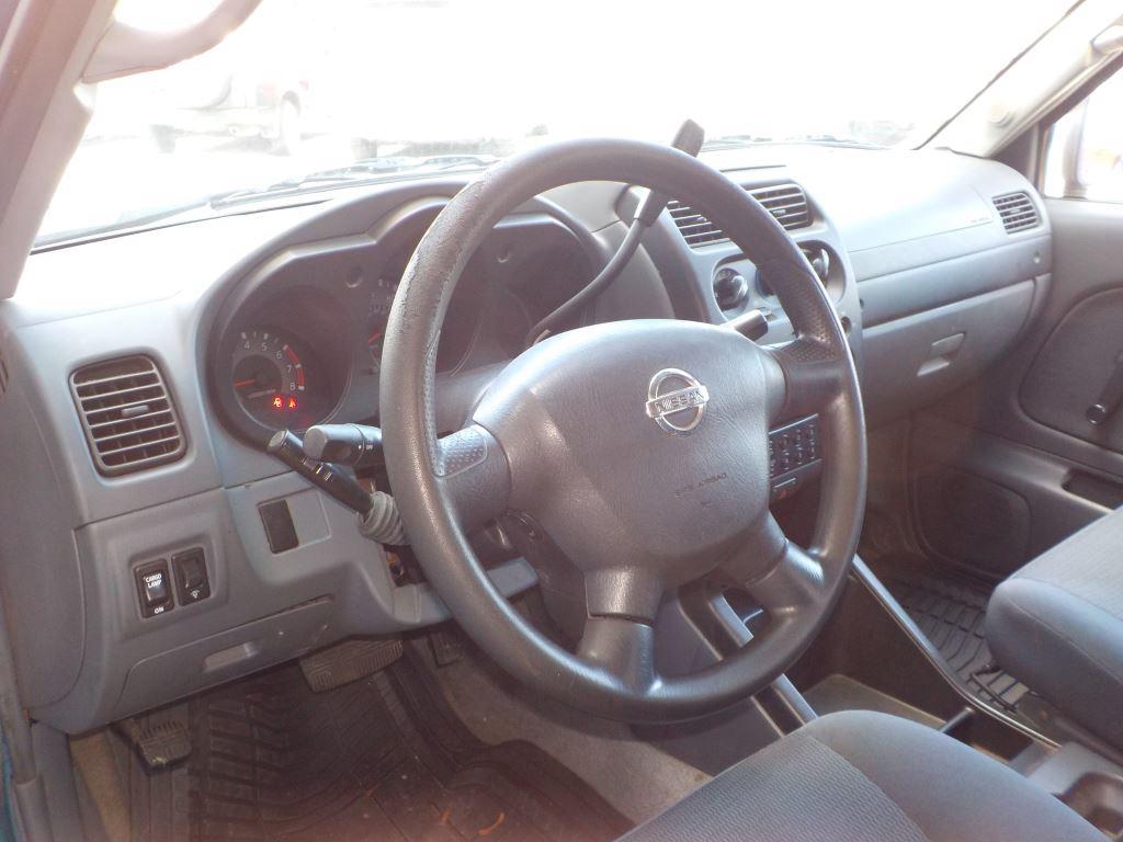 2002 Nissan Frontier XE photo