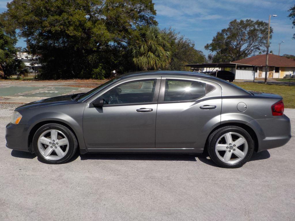 2012 Dodge Avenger SE photo