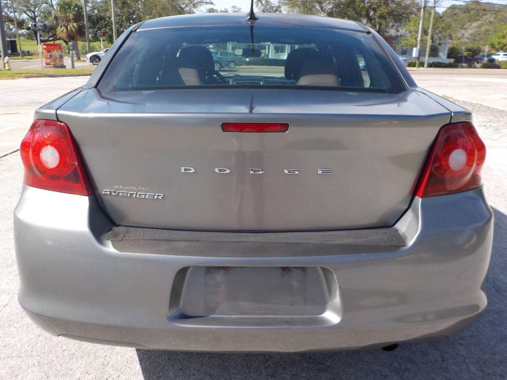 2012 Dodge Avenger SE photo