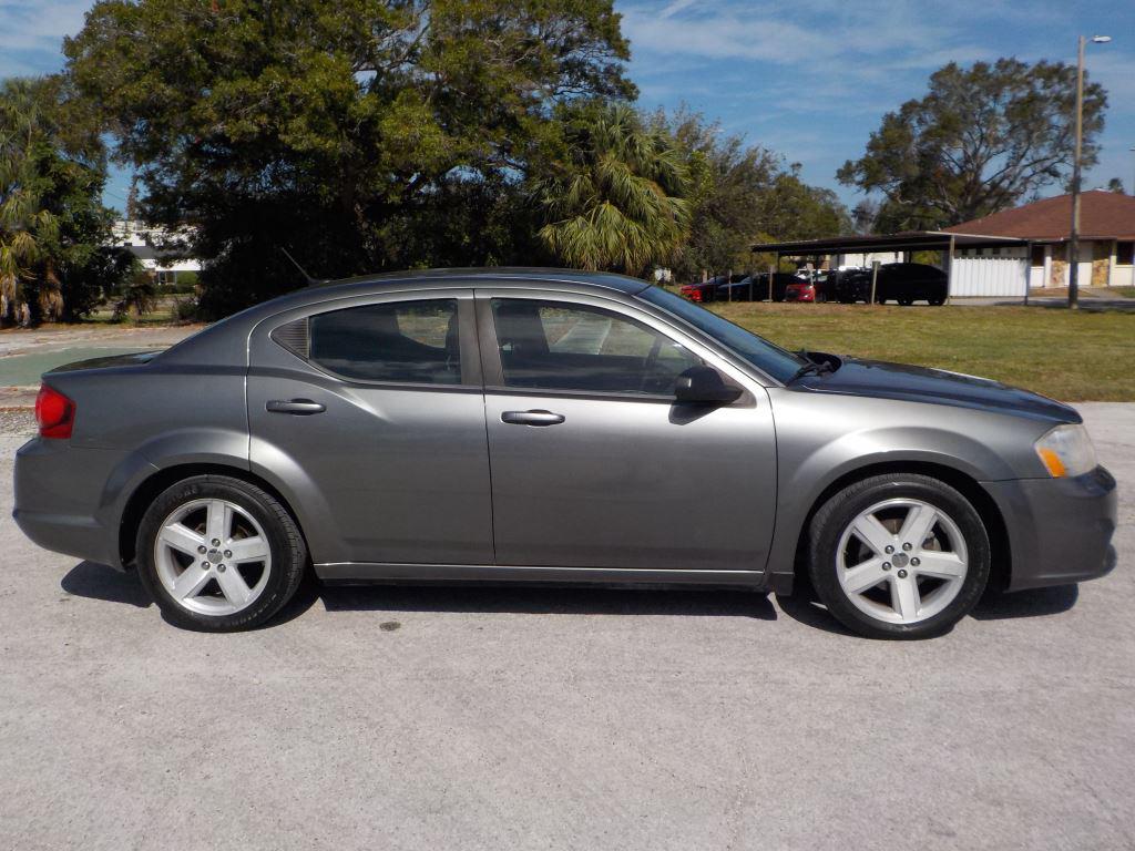 2012 Dodge Avenger SE photo