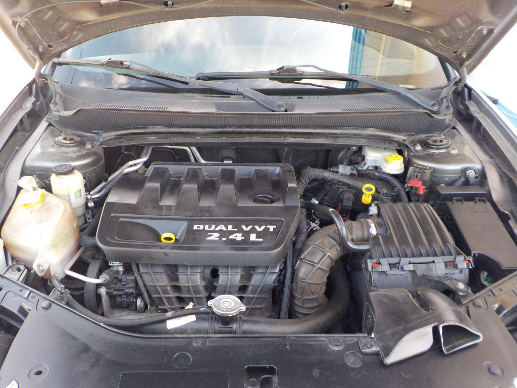 2012 Dodge Avenger SE photo