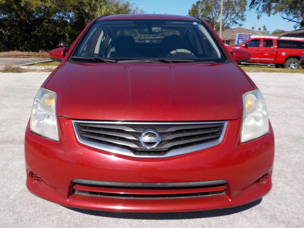 2010 Nissan Sentra 2.0 photo