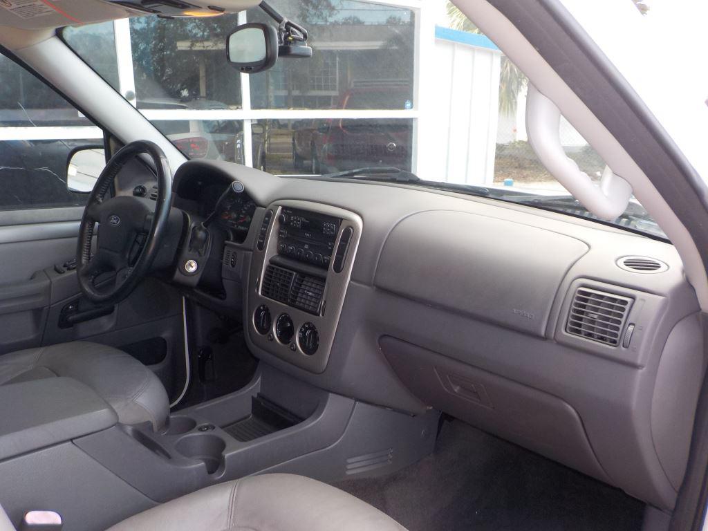 2005 Ford Explorer XLT photo