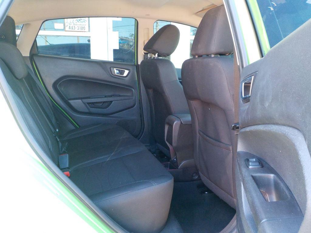 2014 Ford Fiesta SE photo