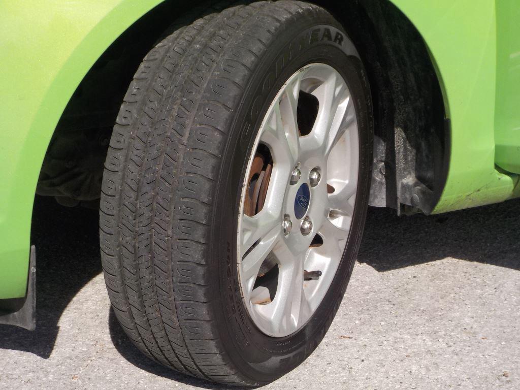 2014 Ford Fiesta SE photo