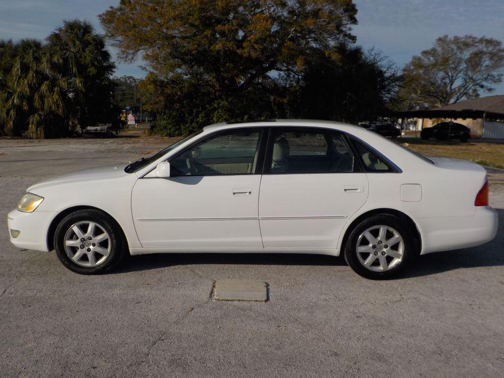 2001 Toyota Avalon XL photo