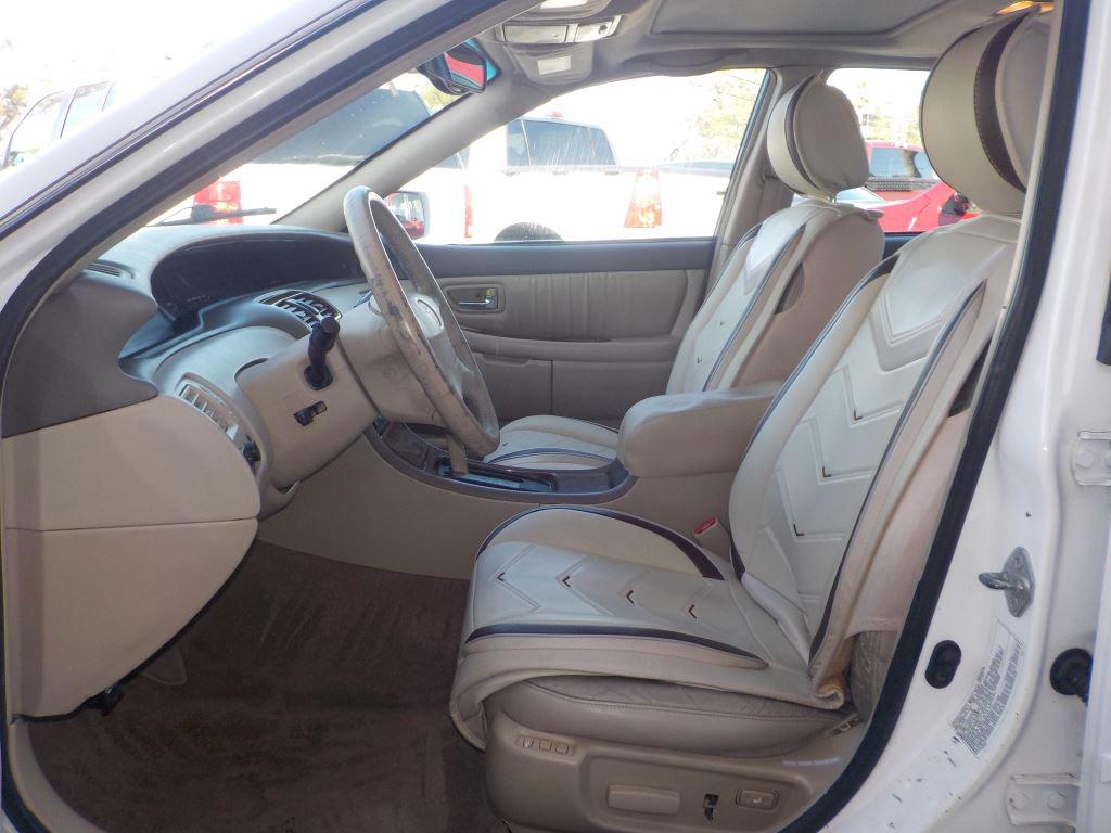 2001 Toyota Avalon XL photo